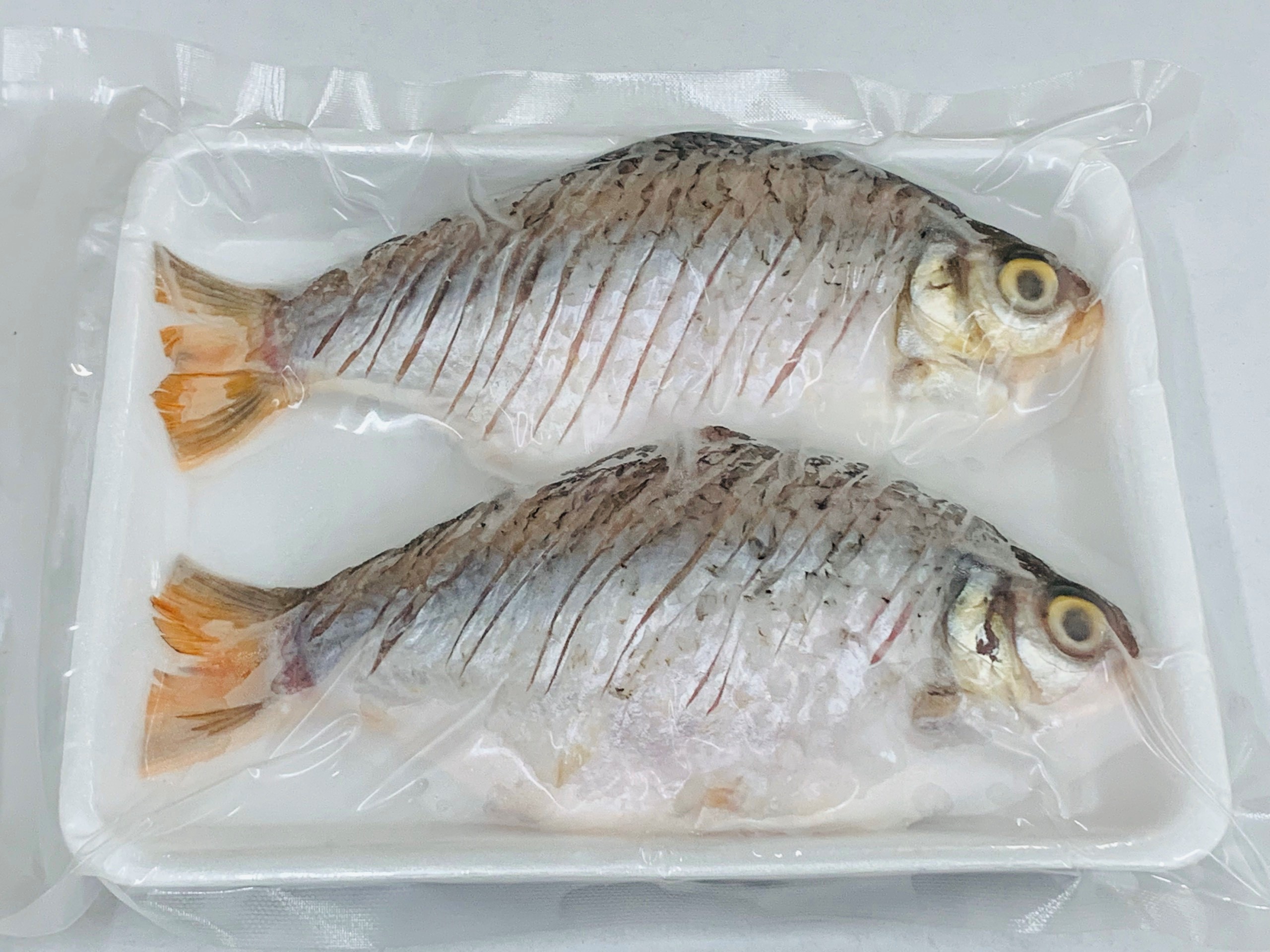 Frozen Tinfoil Barb marinated wholecut